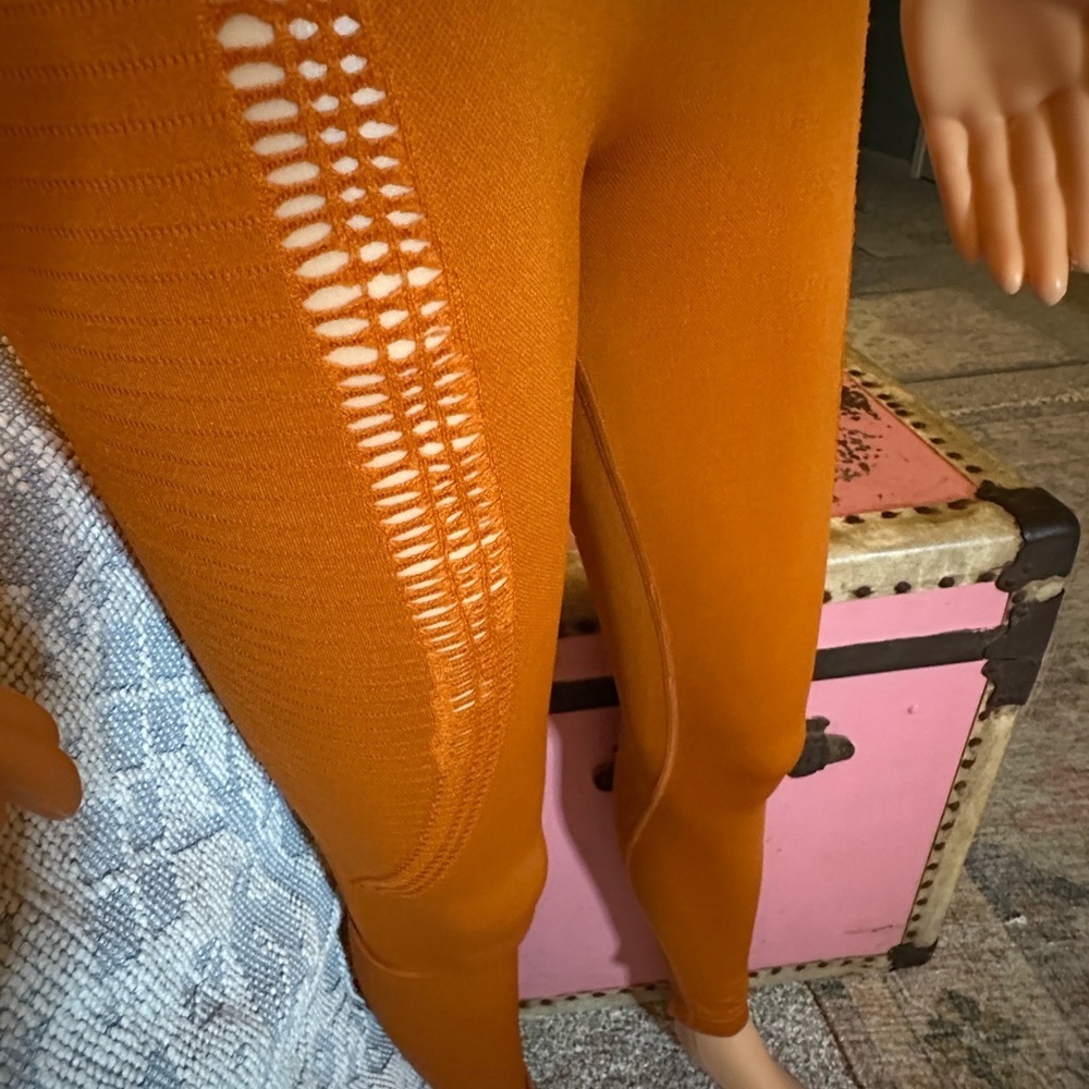 CURVES N COMBATBOOTS Orange Women's Activewear Set Sz S and L - Picture 6 of 15
